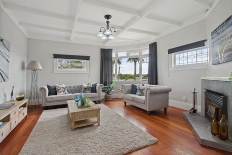 Photo of property in 32 Mellsop Avenue, Waiuku, 2123