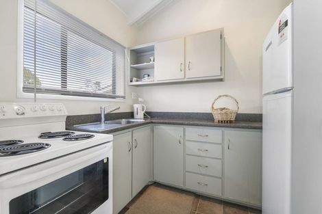 Photo of property in 13 Bellbird Place, Orewa, 0931