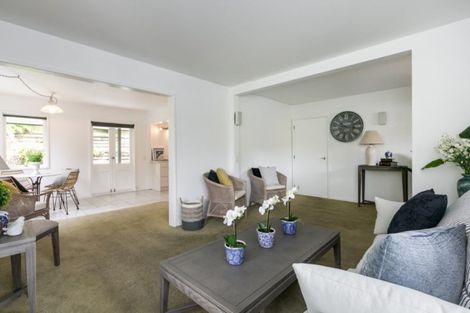 Photo of property in 11 Shortland Place, Havelock North, 4130