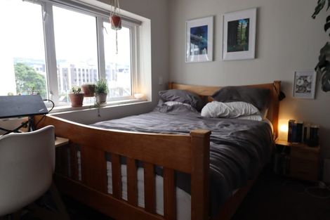 Photo of property in Fountain Court, 11/48u Oriental Parade, Oriental Bay, Wellington, 6011
