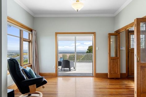 Photo of property in 126 Hackthorne Road, Cashmere, Christchurch, 8022