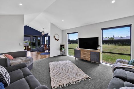 Photo of property in 405 Ketemarae Road, Normanby, Hawera, 4675