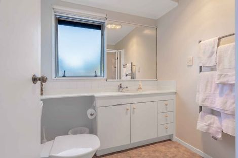 Photo of property in 42 Sheriff Place, Randwick Park, Auckland, 2105