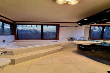 Photo of property in 44b Victoria Road, New Plymouth, 4310