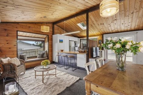 Photo of property in 16 Apple Terrace, Ranui, Porirua, 5024