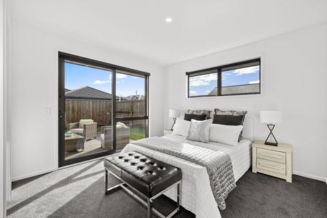 Photo of property in 12 Freeville Place, New Brighton, Christchurch, 8083