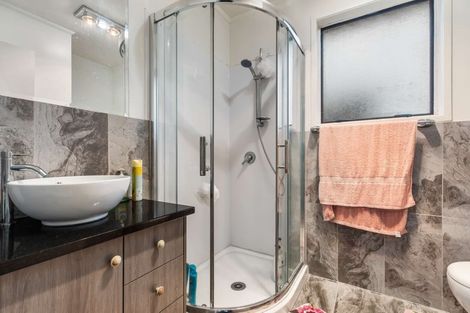 Photo of property in 2/47 Taitimu Drive, Weymouth, Auckland, 2103