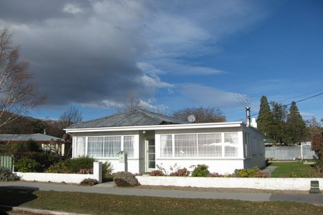 Photo of property in 18 Molyneux Avenue, Cromwell, 9310