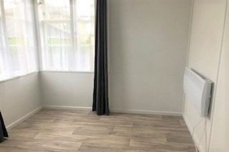 Photo of property in 3 Fruitvale Road, New Lynn, Auckland, 0600