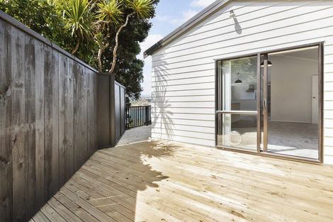 Photo of property in 51u2 View Road, Houghton Bay, Wellington, 6023
