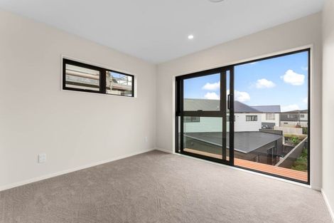 Photo of property in 12 Harbourside Parade, Hobsonville, Auckland, 0616