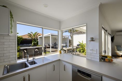 Photo of property in 22 Lotus Avenue, Mount Maunganui, 3116