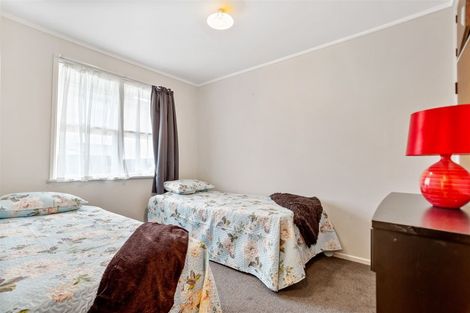 Photo of property in 2/36a Lincoln Road, Henderson, Auckland, 0610