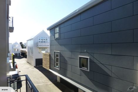 Photo of property in Pirie Street Townhouses, 28/35u Pirie Street, Mount Victoria, Wellington, 6011