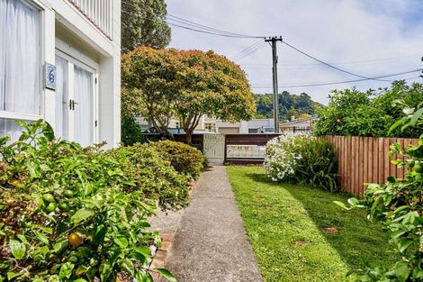 Photo of property in 5 Kowhai Street, Eastbourne, Lower Hutt, 5013