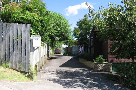Photo of property in 1/17 Exeter Place, Unsworth Heights, Auckland, 0632