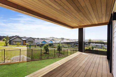 Photo of property in 33 Kikorangi Drive, Wainui, 0992