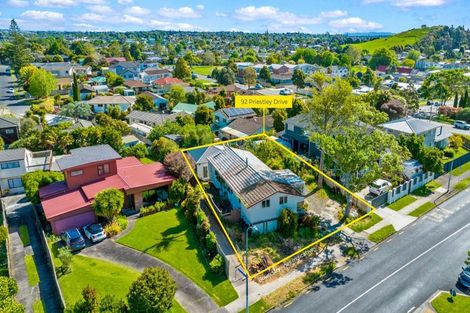 Photo of property in 92 Priestley Drive, Bucklands Beach, Auckland, 2014