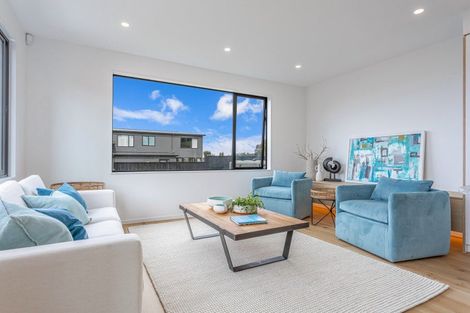 Photo of property in 5 Makumaku Place, Long Bay, 0630