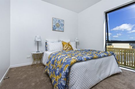 Photo of property in 1 Horokaka Street, Massey, Auckland, 0614