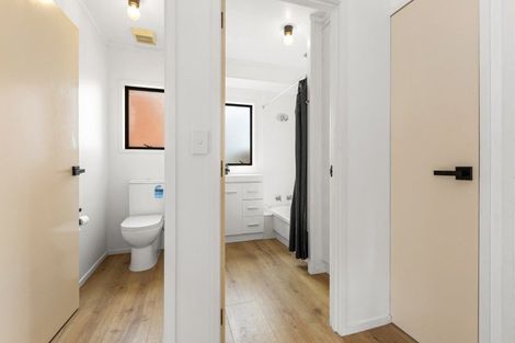 Photo of property in 11 East Street, Raglan, 3225