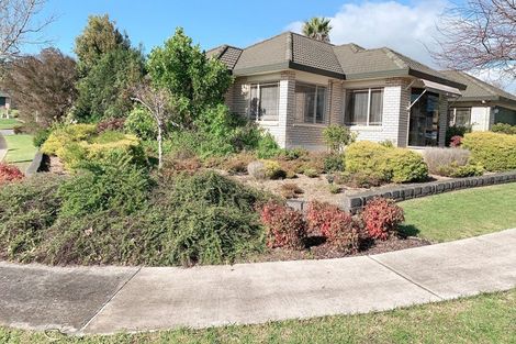Photo of property in 6 Newbliss Crescent, East Tamaki Heights, Auckland, 2016