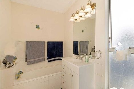 Photo of property in 21 Pankhurst Place, Sunnyvale, Auckland, 0612