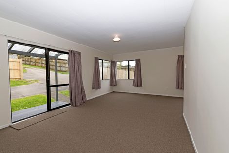 Photo of property in 2/7 Maywood Crescent, Glen Eden, Auckland, 0602