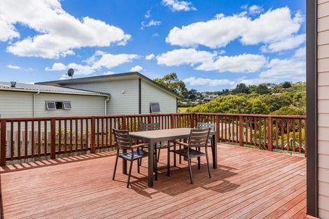Photo of property in 9 Beauzami Crescent, Ascot Park, Porirua, 5024