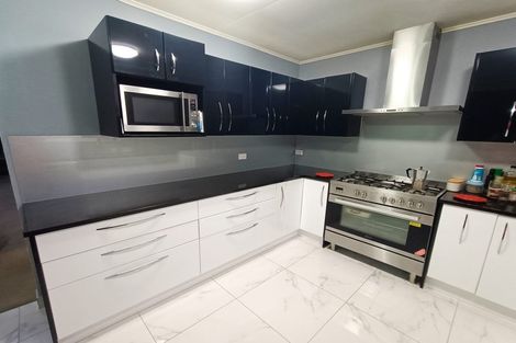 Photo of property in 177 Broderick Road, Johnsonville, Wellington, 6037