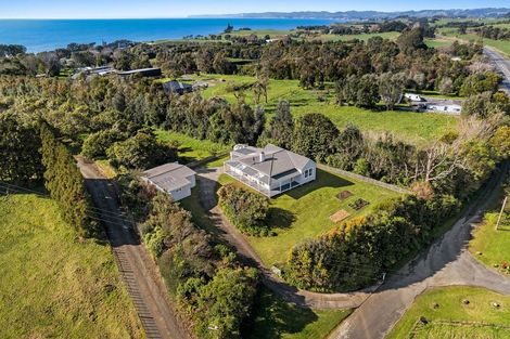 Photo of property in 1017 Main North Road, Onaero, Waitara, 4383