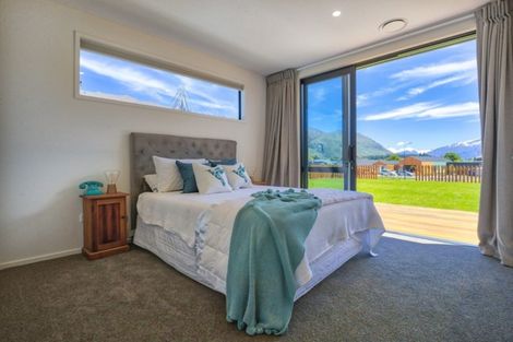 Photo of property in 3 Little Alpha Loop, Wanaka, 9305