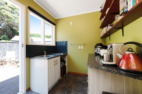 Photo of property in 104 Marine Parade, Paraparaumu Beach, Paraparaumu, 5032