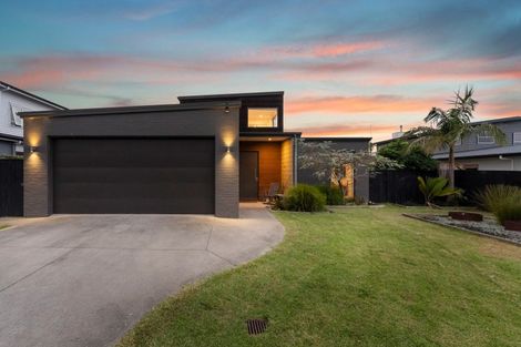Photo of property in 32 Defender Crescent, Beachlands, Auckland, 2018