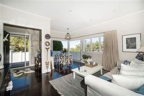 Photo of property in 41 Seaview Avenue, Northcote, Auckland, 0627
