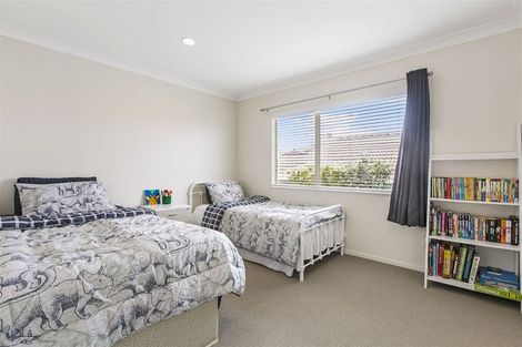 Photo of property in 2/20 Penruddocke Road, Half Moon Bay, Auckland, 2012