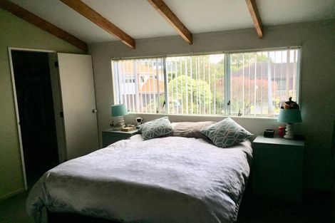 Photo of property in 1/12 Ballini Rise, West Harbour, Auckland, 0618