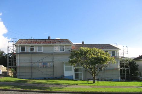 Photo of property in 52- 54 Sievers Grove, Cannons Creek, Porirua, 5024