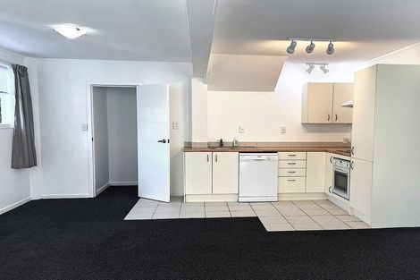 Photo of property in 82 Forrest Hill Road, Forrest Hill, Auckland, 0620