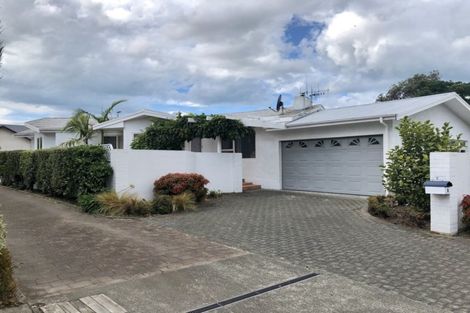 Photo of property in 3 Cambridge Terrace, Taradale, Napier, 4112