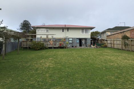 Photo of property in 3179 Great North Road, New Lynn, Auckland, 0600