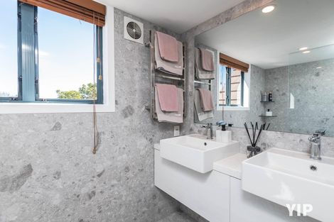 Photo of property in 17a Simla Crescent, Khandallah, Wellington, 6035