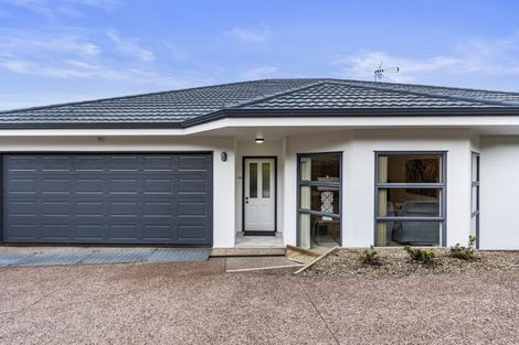 Photo of property in 7 Jubaea Place, Henderson, Auckland, 0610