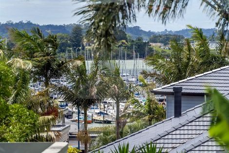 Photo of property in 8a Lupetti Rise, West Harbour, Auckland, 0618