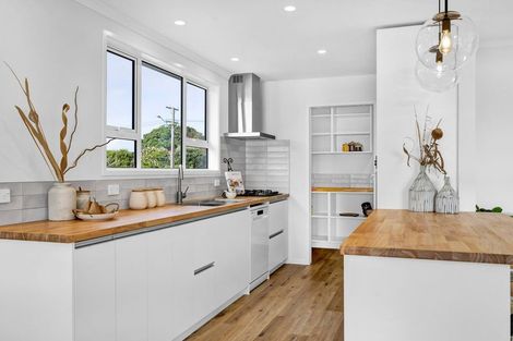 Photo of property in 178 South Road, Hawera, 4610