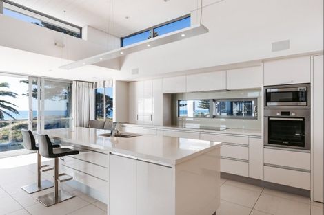 Photo of property in 81 Marine Parade, Mount Maunganui, 3116