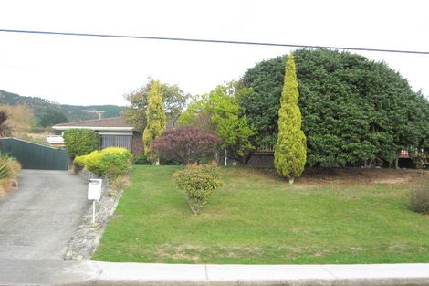 Photo of property in 15 Kaitawa Crescent, Paraparaumu, 5032