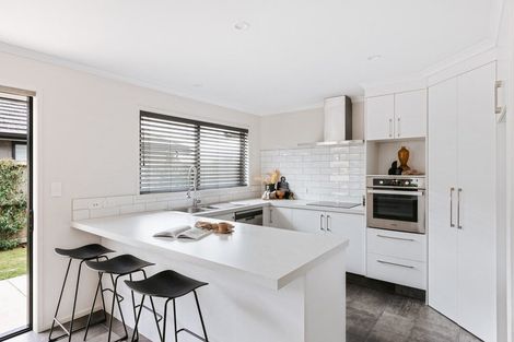 Photo of property in 10 Fearnley Grove, Pyes Pa, Tauranga, 3112