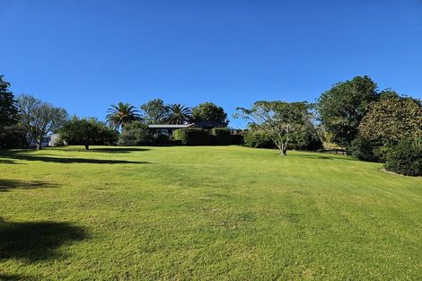 Photo of property in 25 Hawkes Access Road, Waitoki, Silverdale, 0994