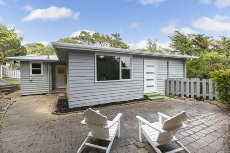 Photo of property in 13 Lomond Street, Newlands, Wellington, 6037